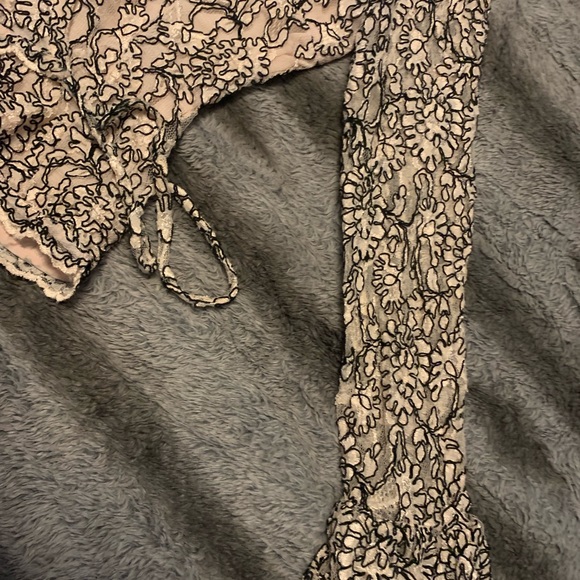 Chetta B. Sharie, Bloom, Peter noviello Top - Picture 3 of 7